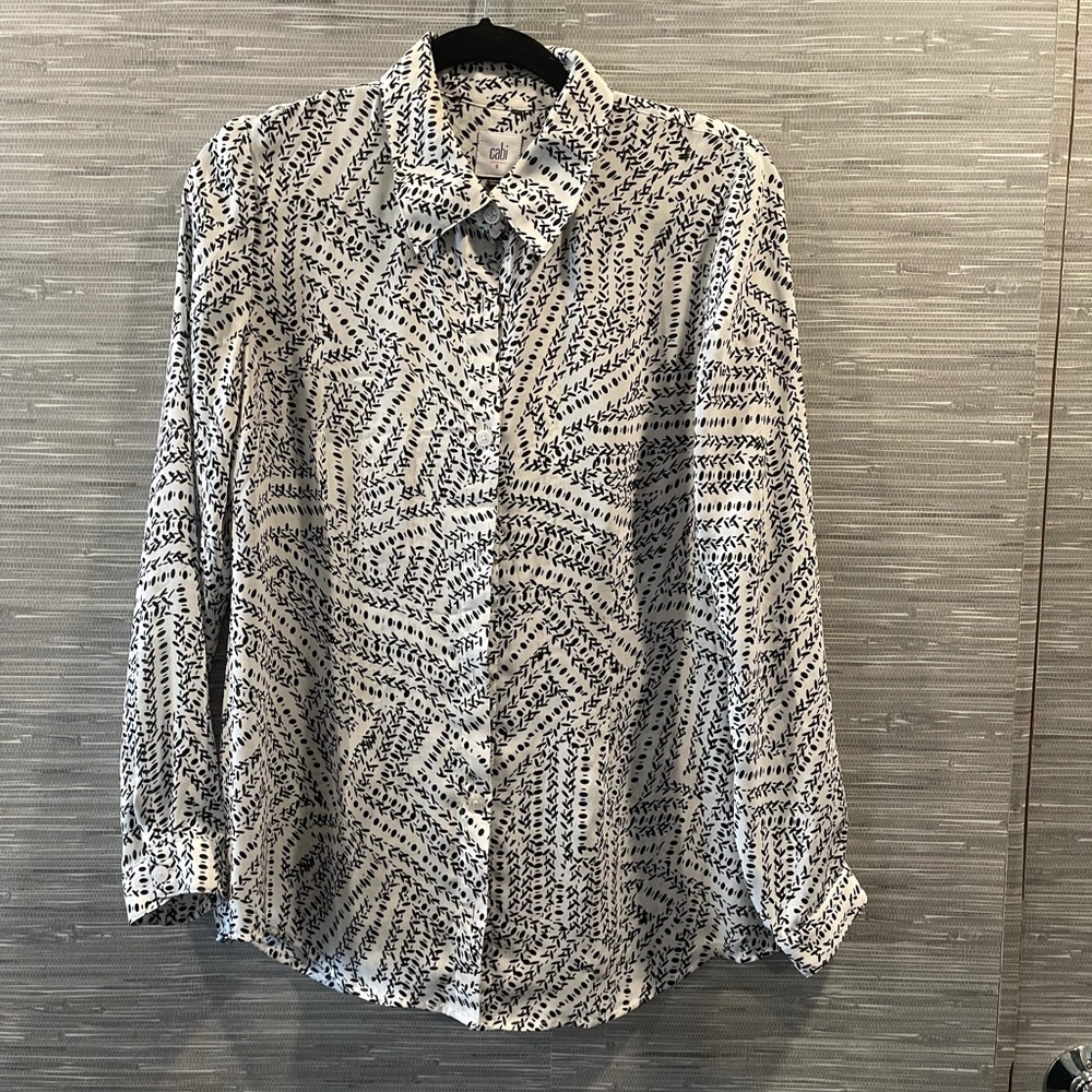 Cabi black and white print blouse. Size S. EUC
